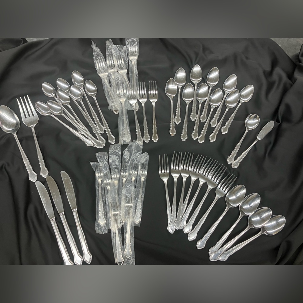 Reed & Barton Rebacraft Carriage 52 pieces Stainless flatware set